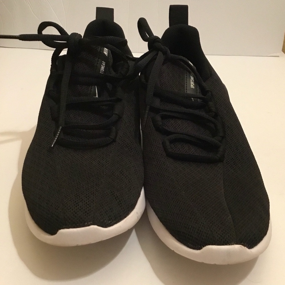 Nike Youth style # AH 5554-002 black sz 7Y